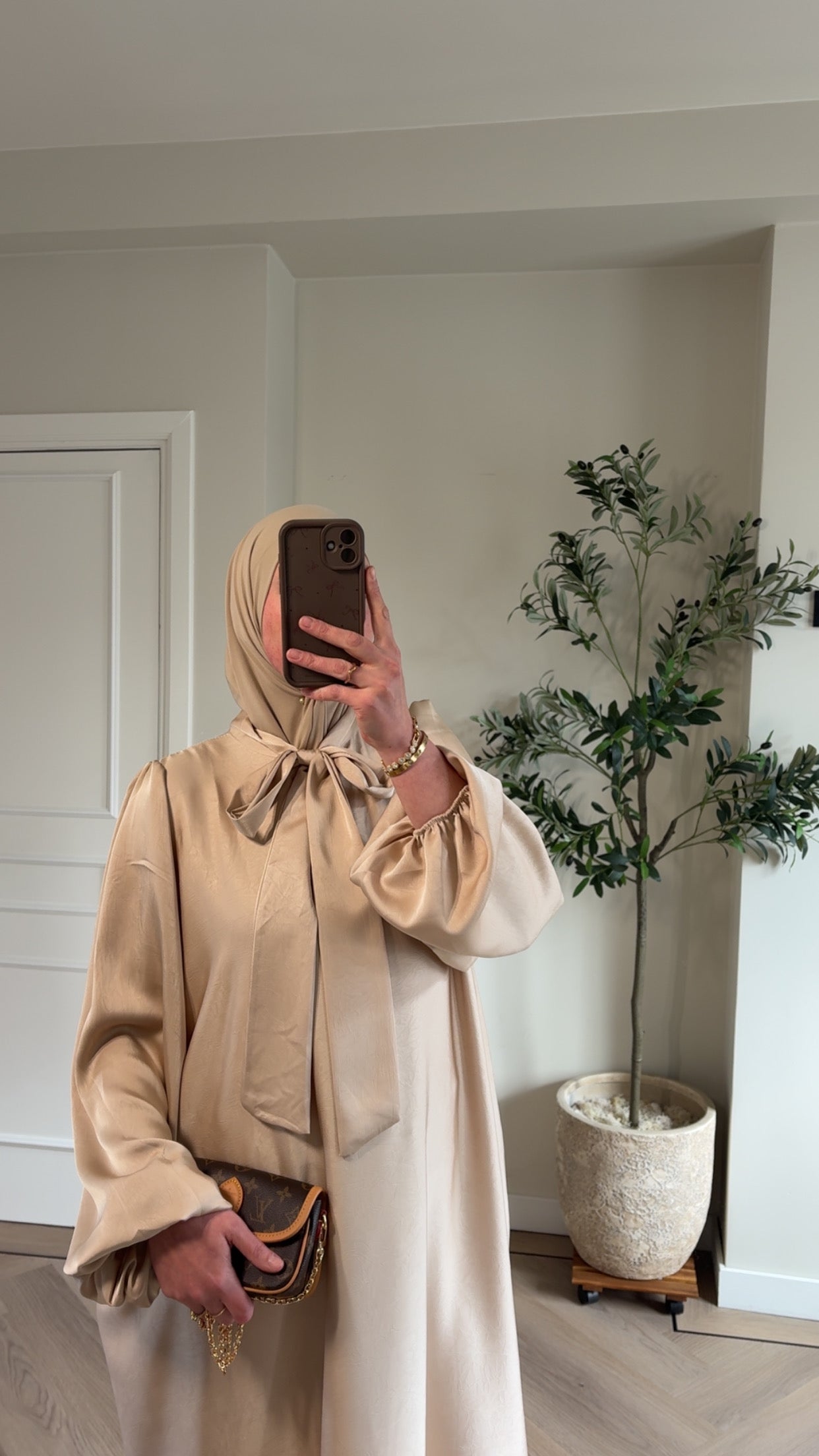 Satin bow dress - beige