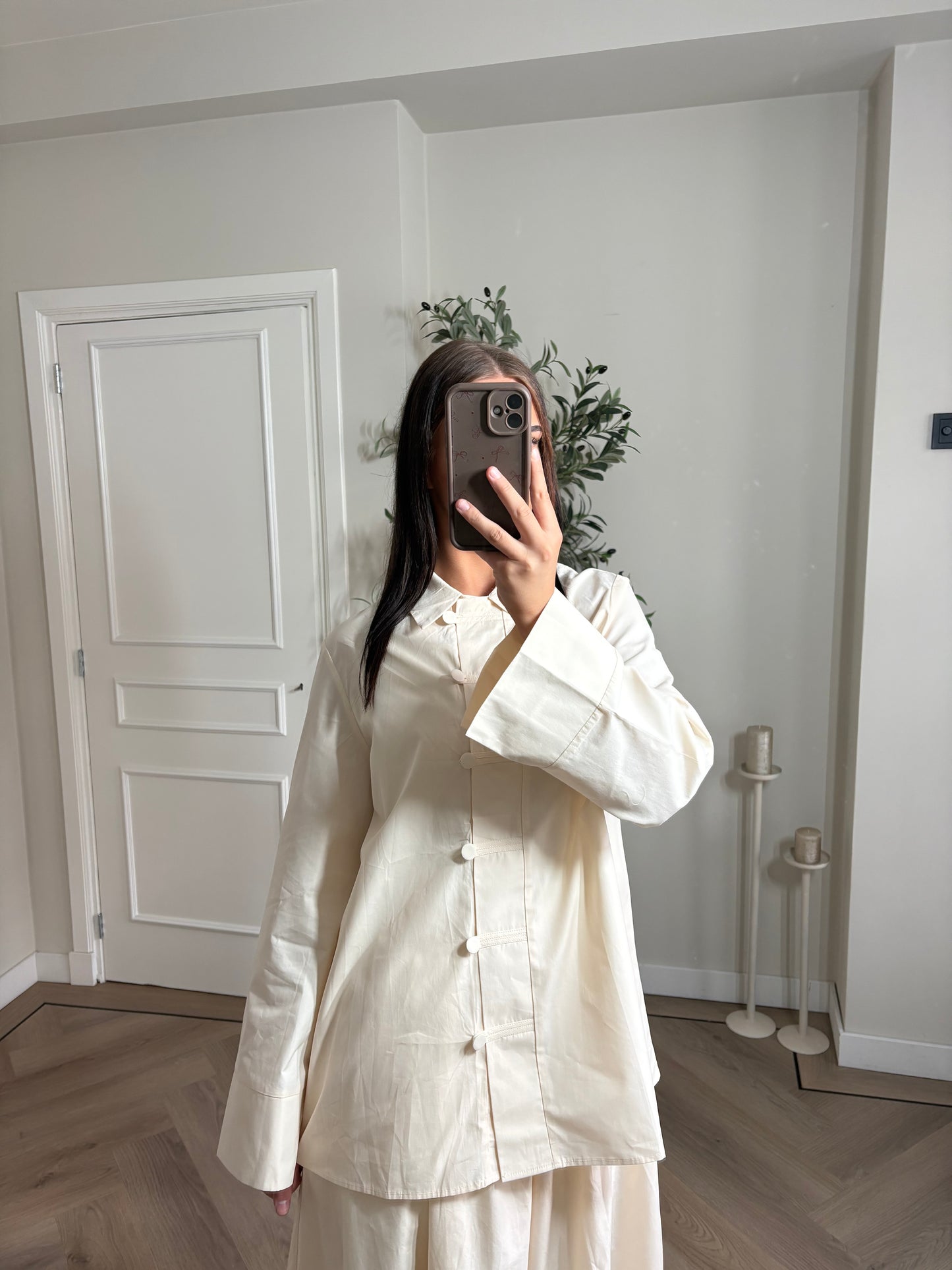 Set - Liyana